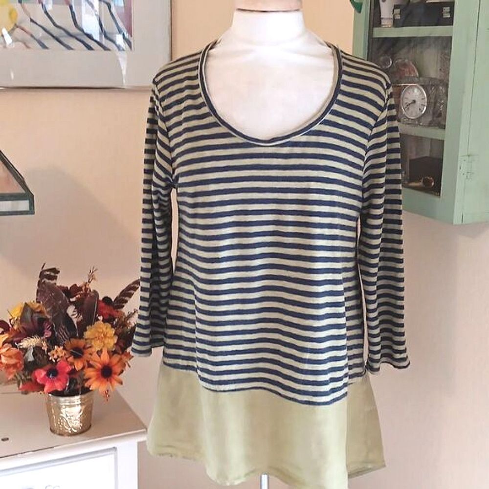 Cut-loose Striped Top